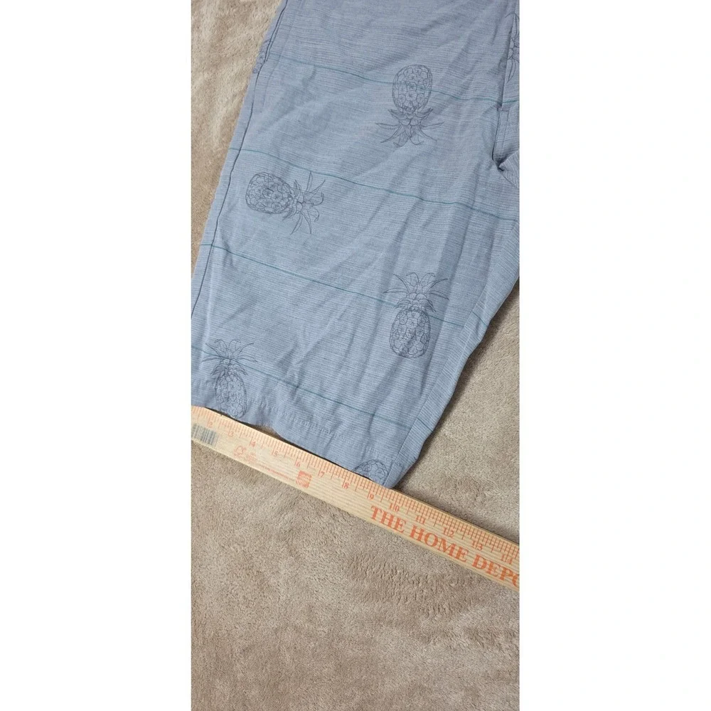 Travis Mathew Shorts Mens 34 Gray Pineapple AOP Print Stretch 12